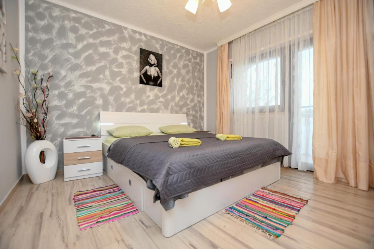 Apartments Katja ポレッチ エクステリア 写真