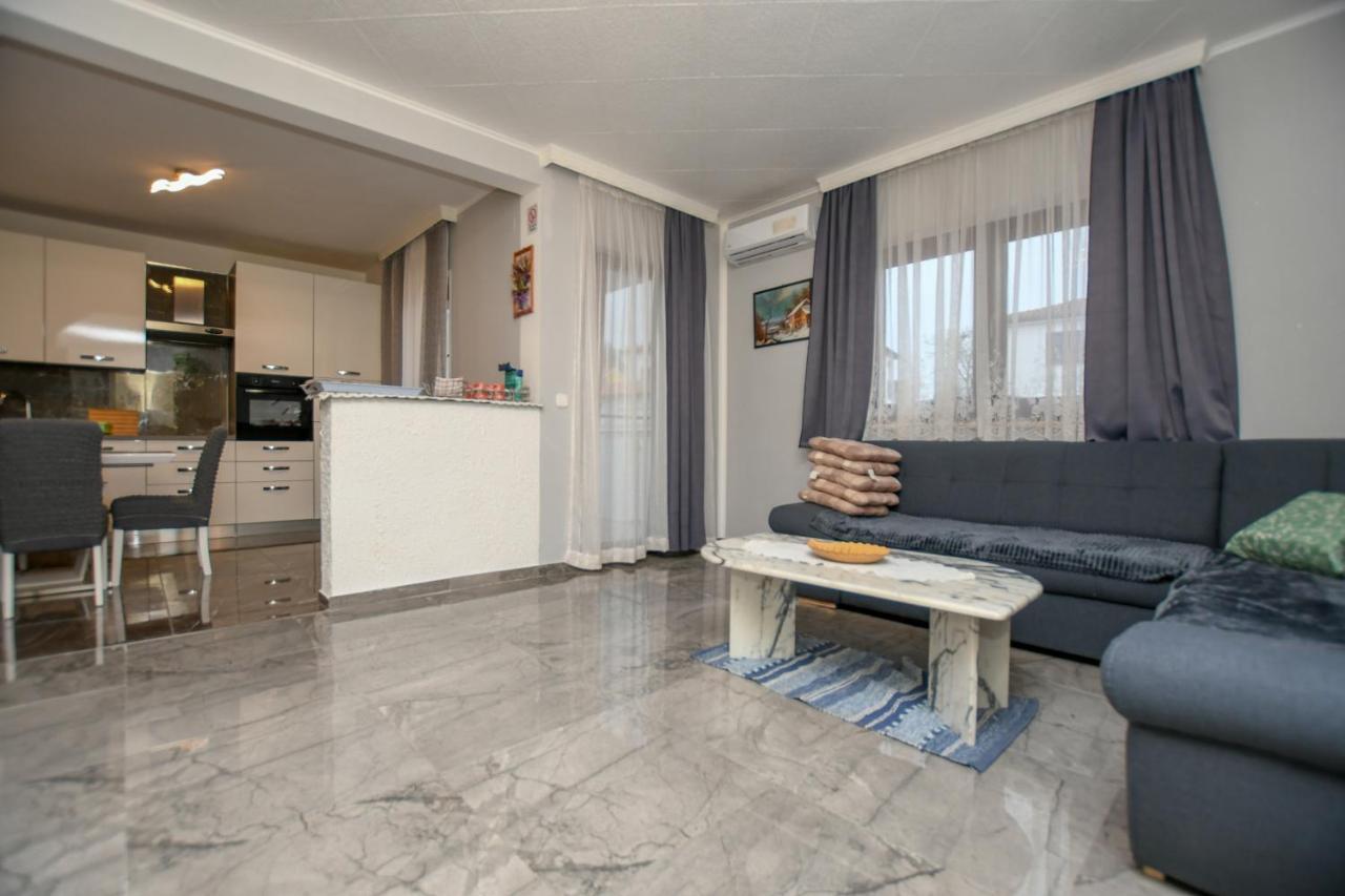 Apartments Katja ポレッチ エクステリア 写真